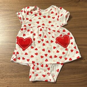 Carter’s Hearts Onesie Size 3M